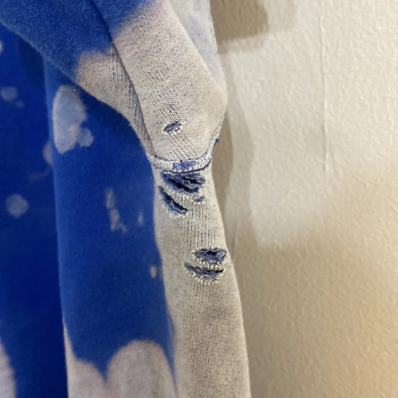 Champion Tie Dye Crew Neck Sweatshirt Medium Thrashed Grunge Holes - Picture 14 of 15